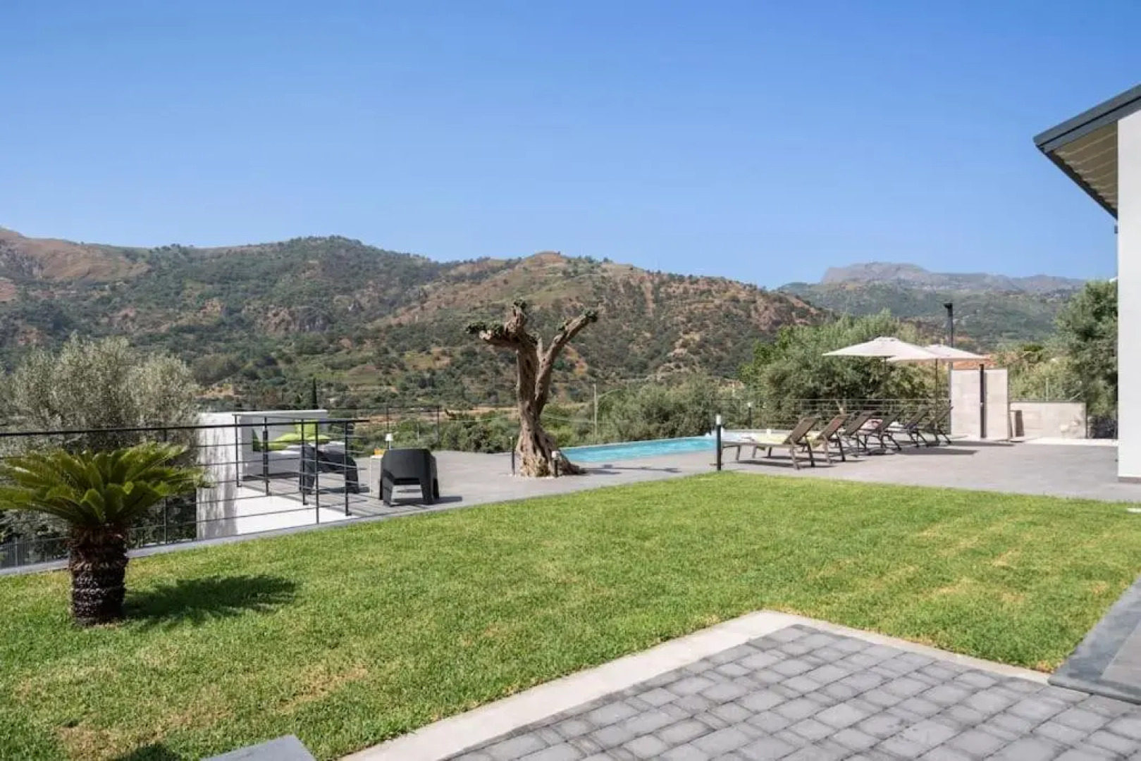 3 Bedroom Modern Villa, Pool, Savoca, East Sicily