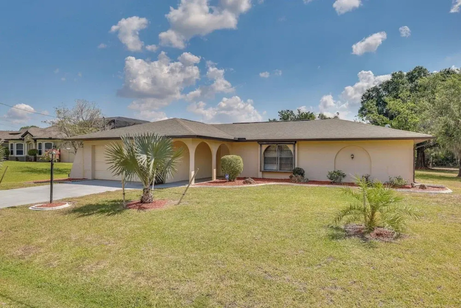 Saltwater Pool & Lanai: Lehigh Acres Escape!