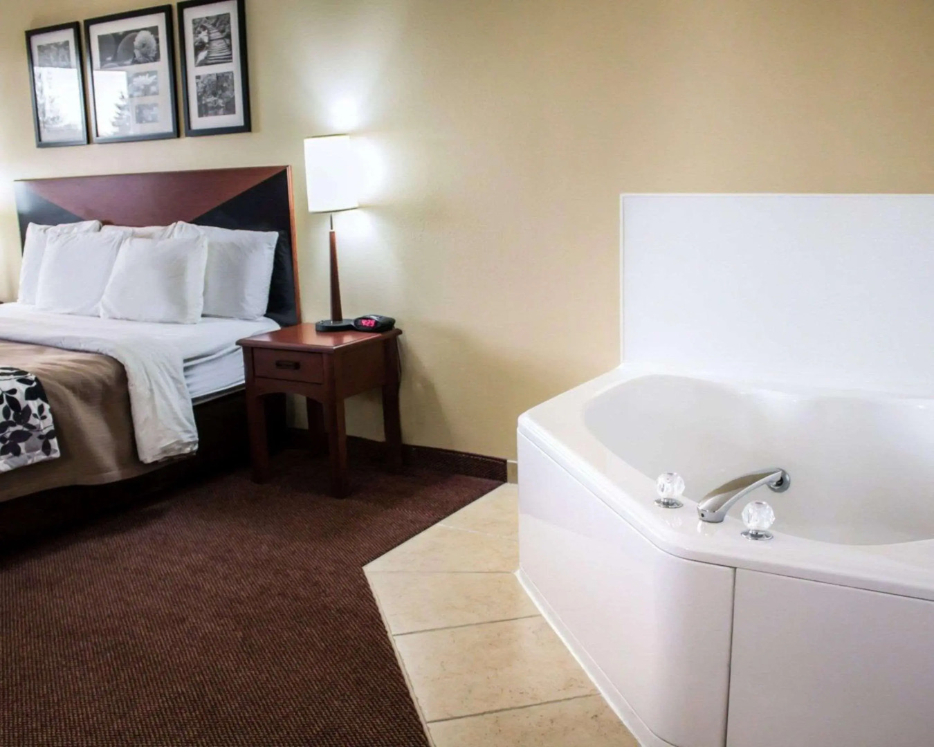 Quality Inn & Suites Chambersburg Northeast