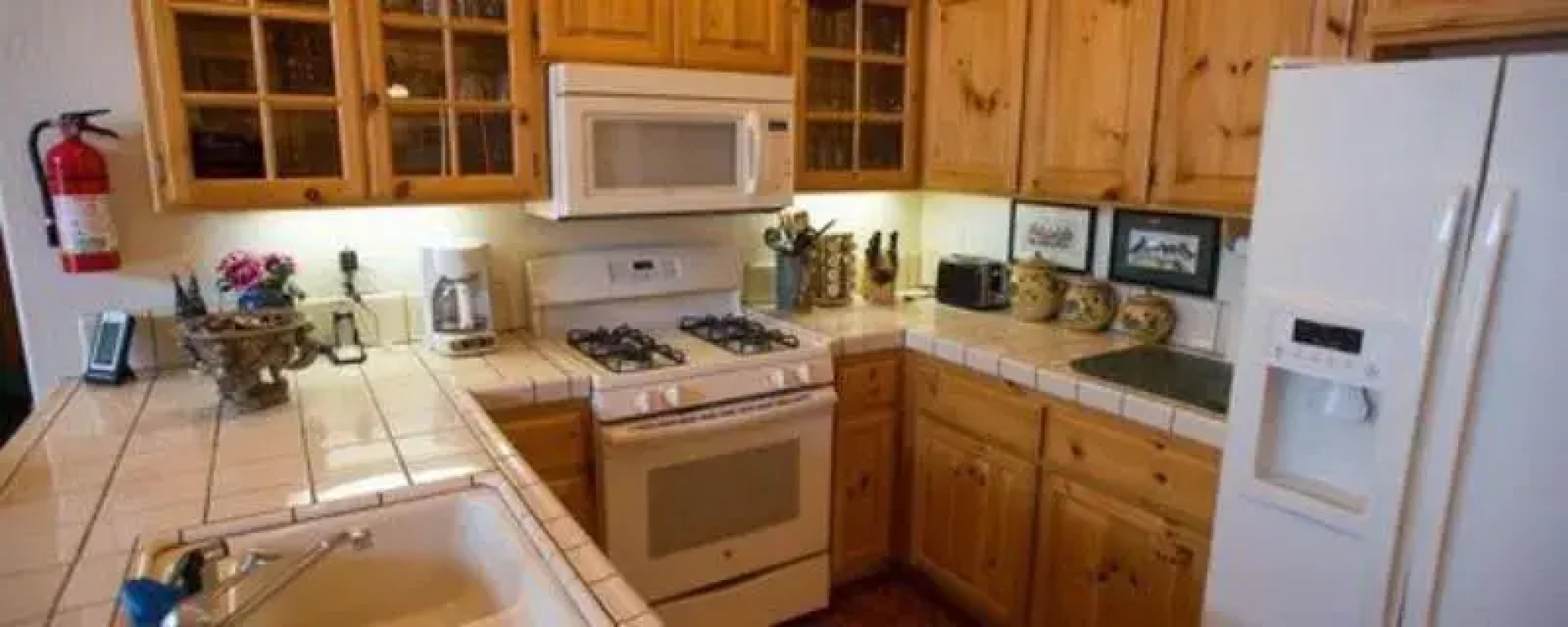 Gold Mountain Manor Bed and Breakfast