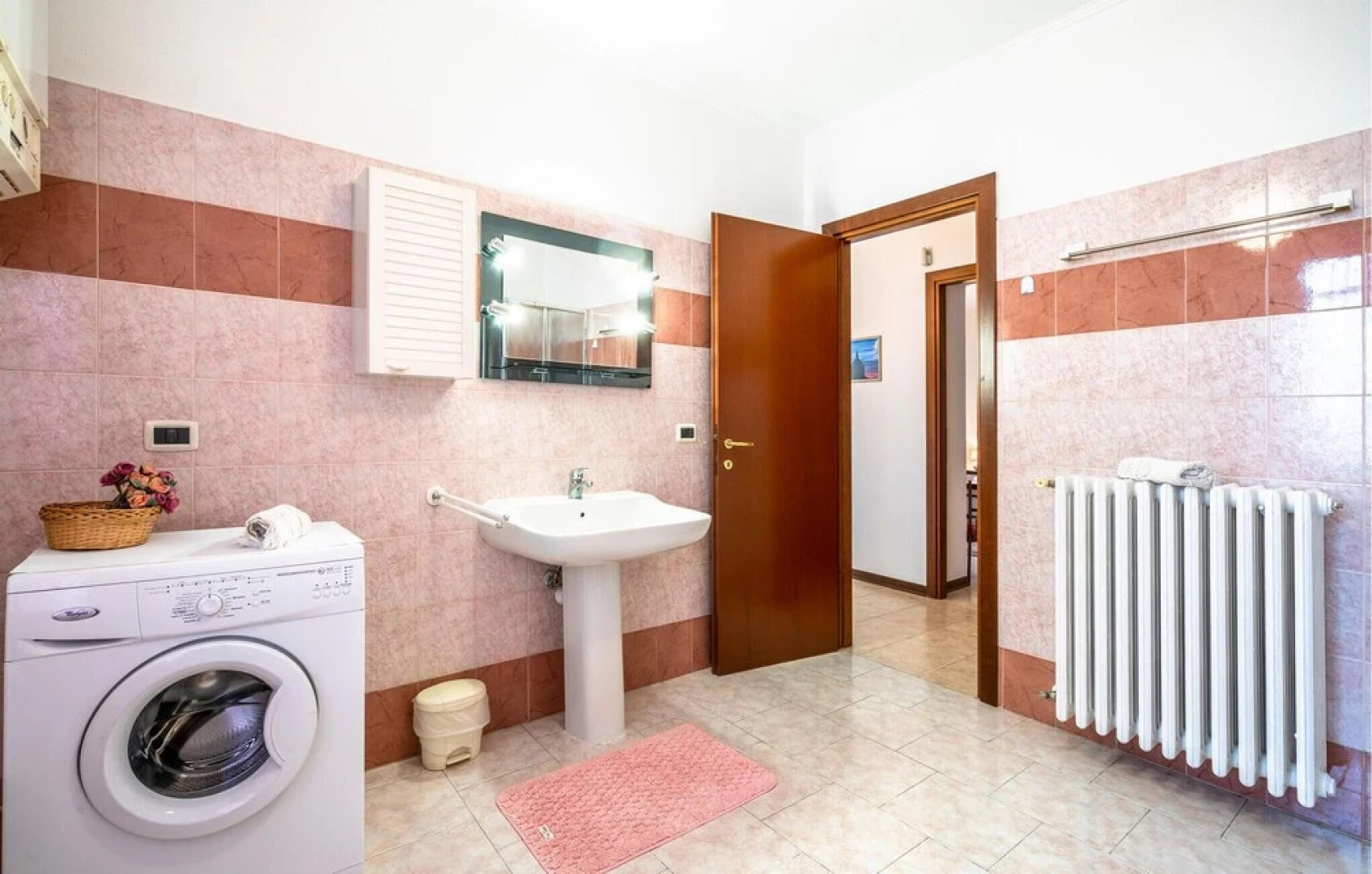 Stunning Home in Fontanile With 2 Bedrooms and Wifi