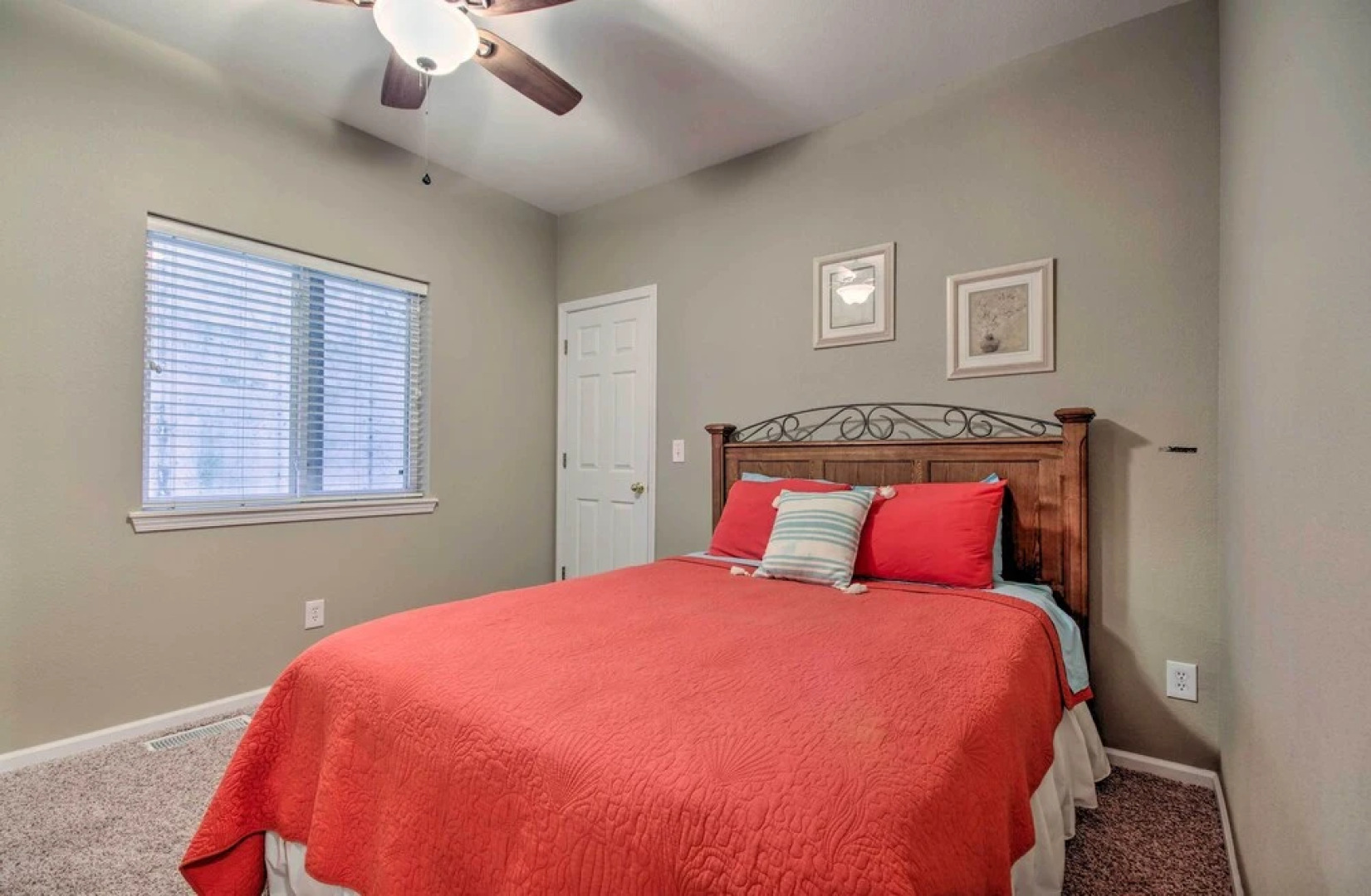 Spacious Lakefront Condo w/ Views in Camdenton!