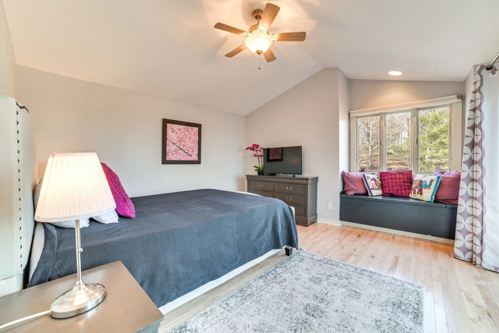 Soaking Tub & Fire Pit! Home Near Dtwn Suttons Bay