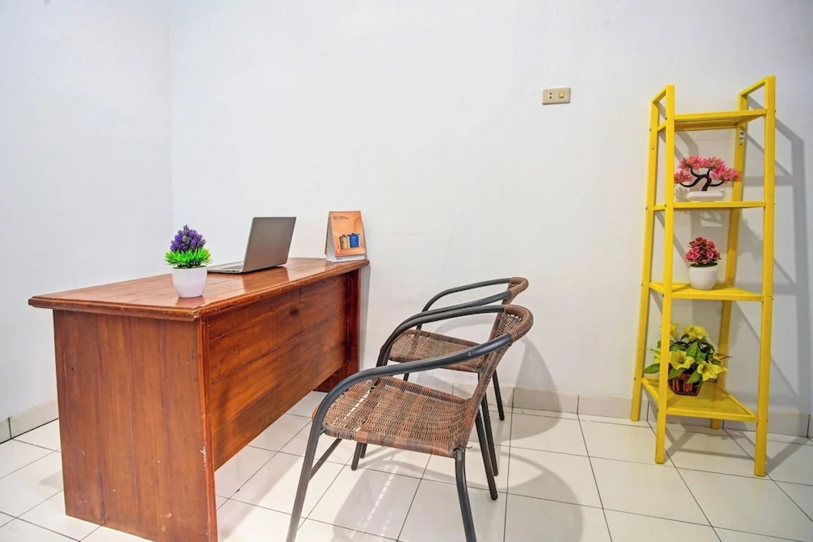 Wisma Amalia Syariah by OYO Rooms