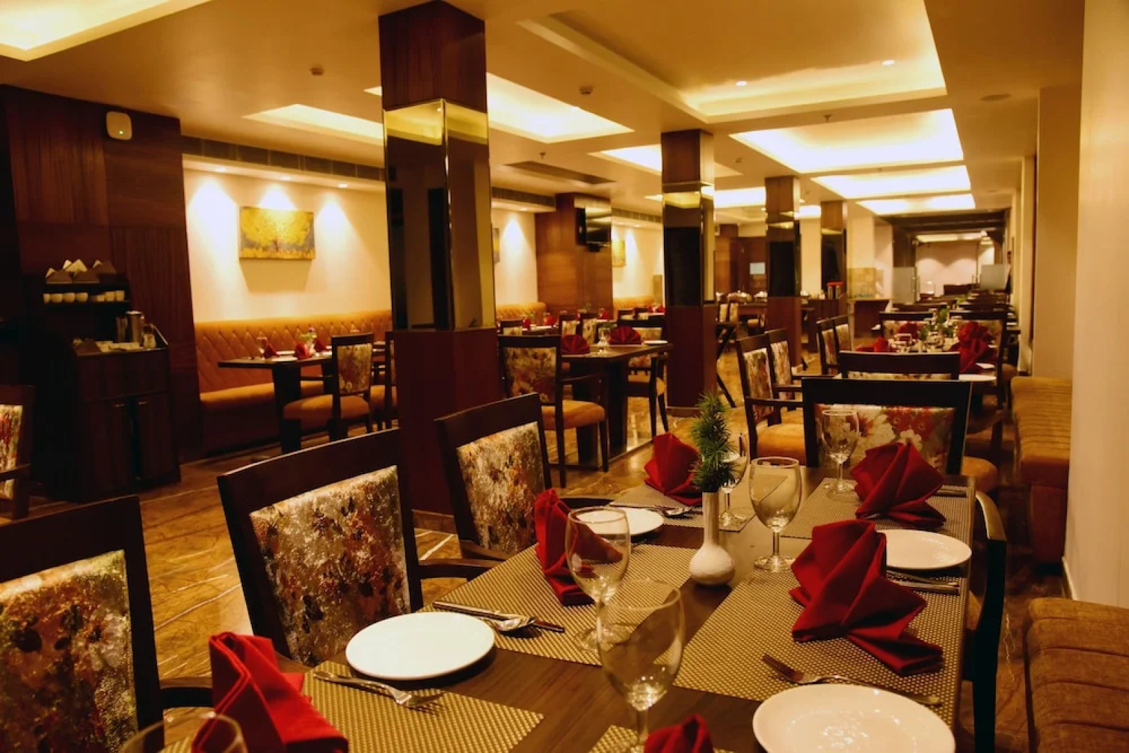 Royale Retreat Hotel & Spa Near Mall Road