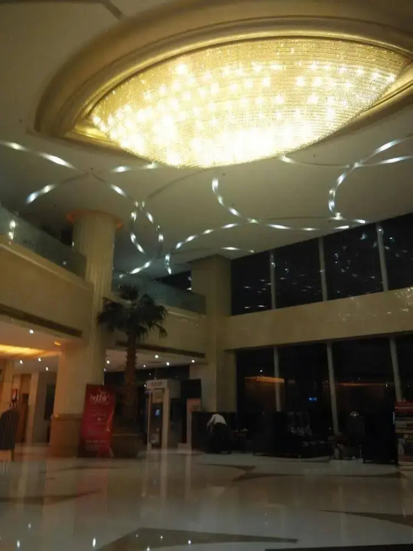 Yihai International Business Hotel