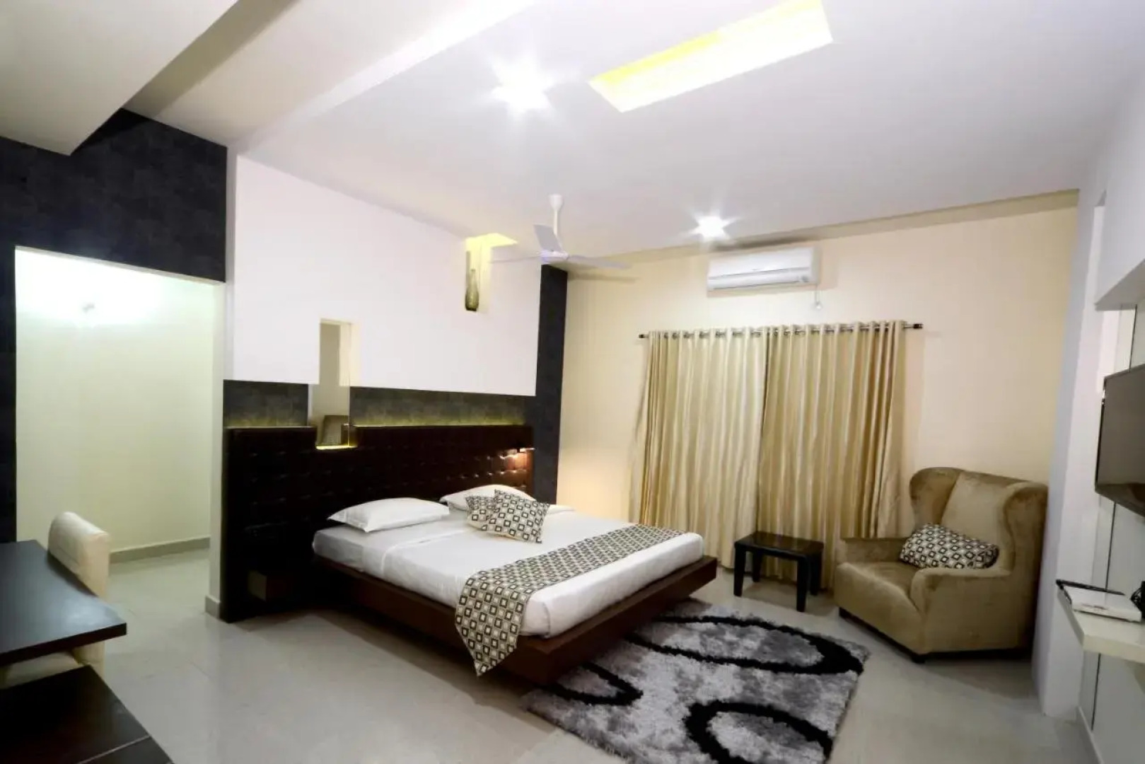 Serenity Inn La Vista