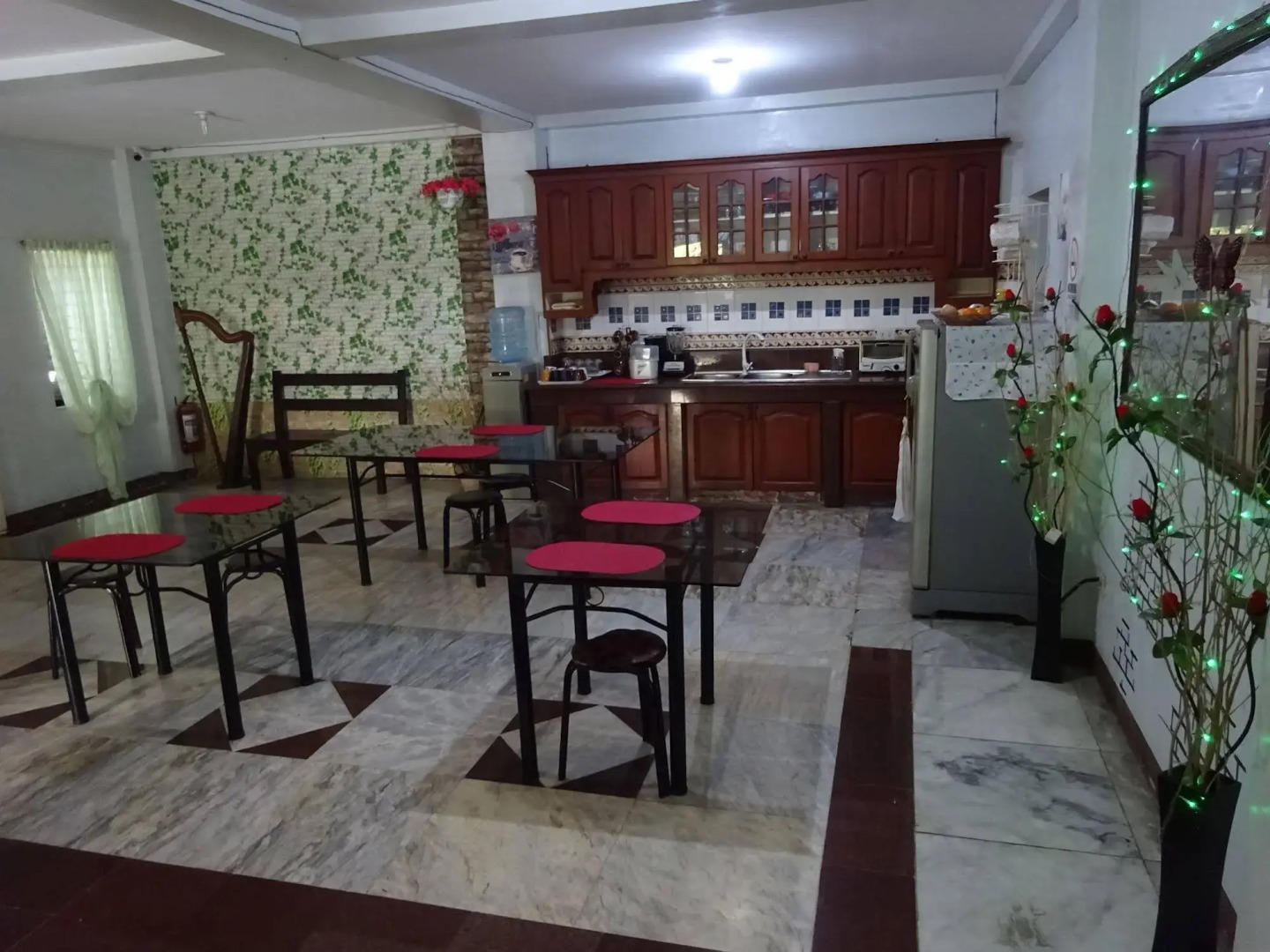 Pere Aristo Guesthouse