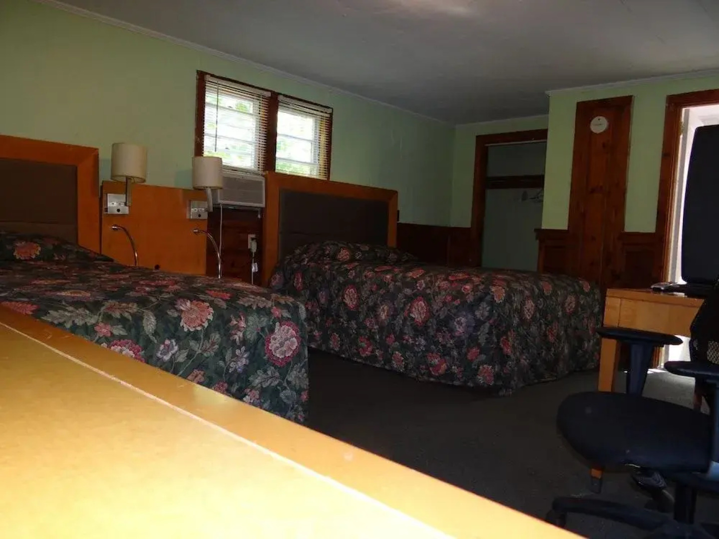 Jonathan Edwards Motel