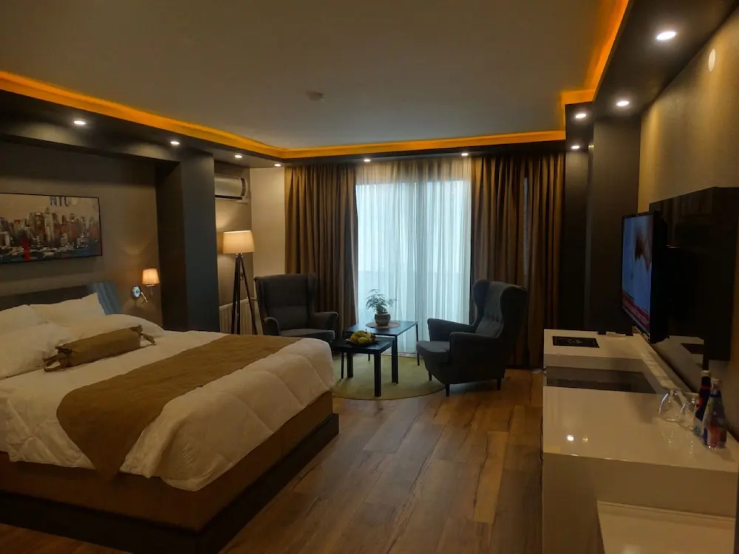 Yakamoz Hotel & Restaurant