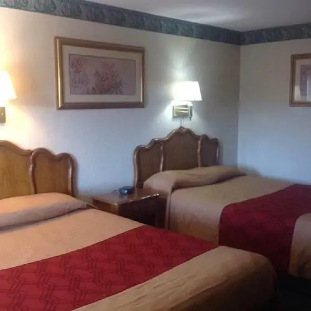 Econo Lodge Conference Center