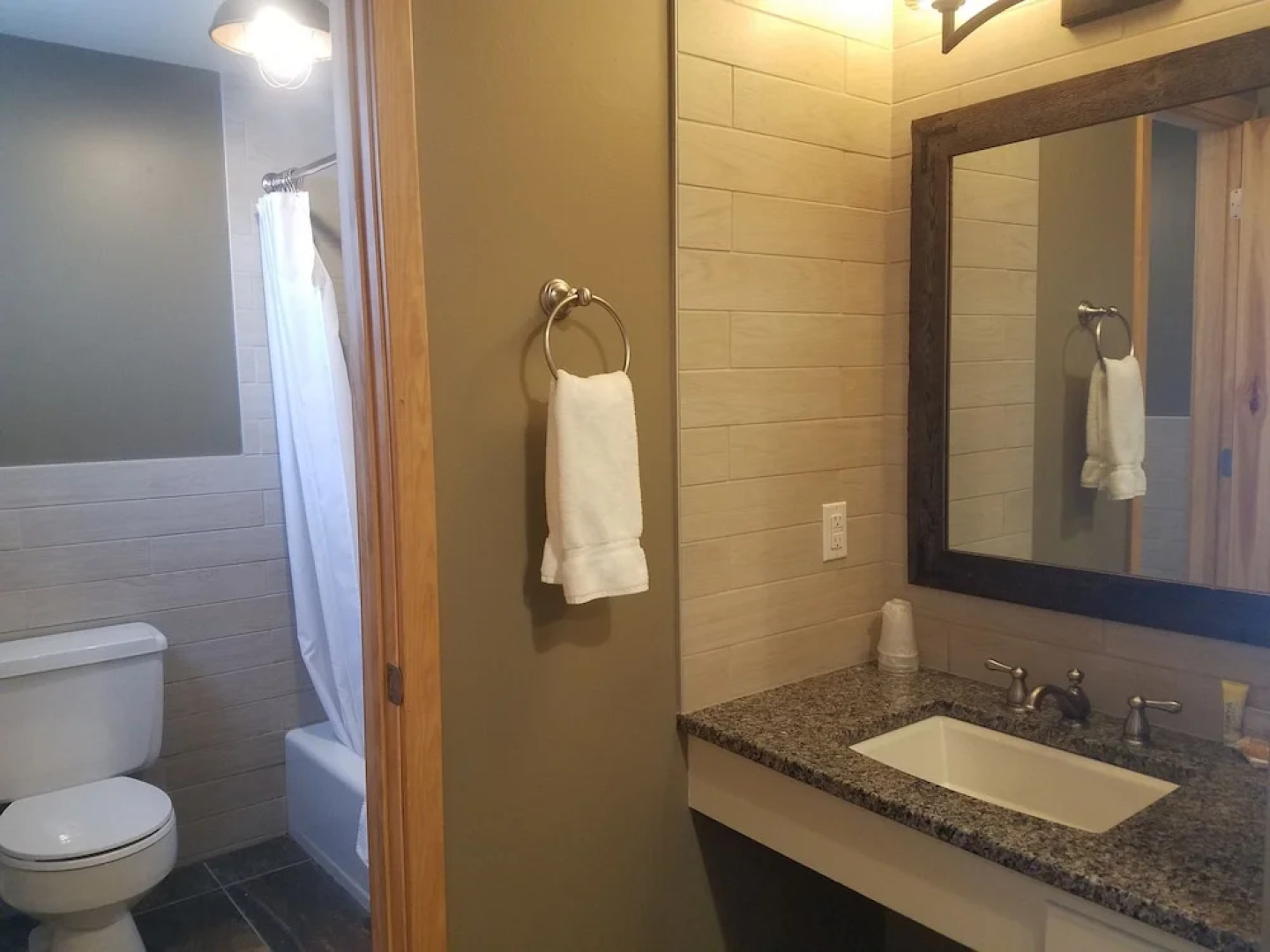 Western Riviera Lakeside Lodging