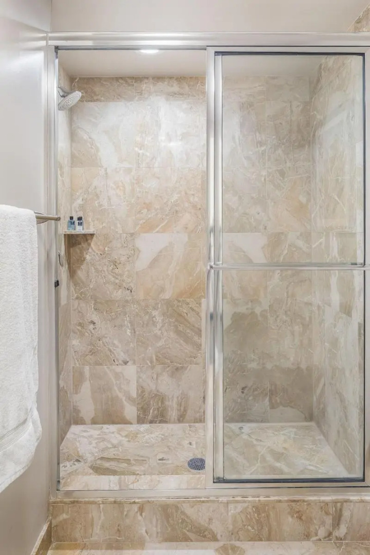 The Atlantic Suites on the Ave