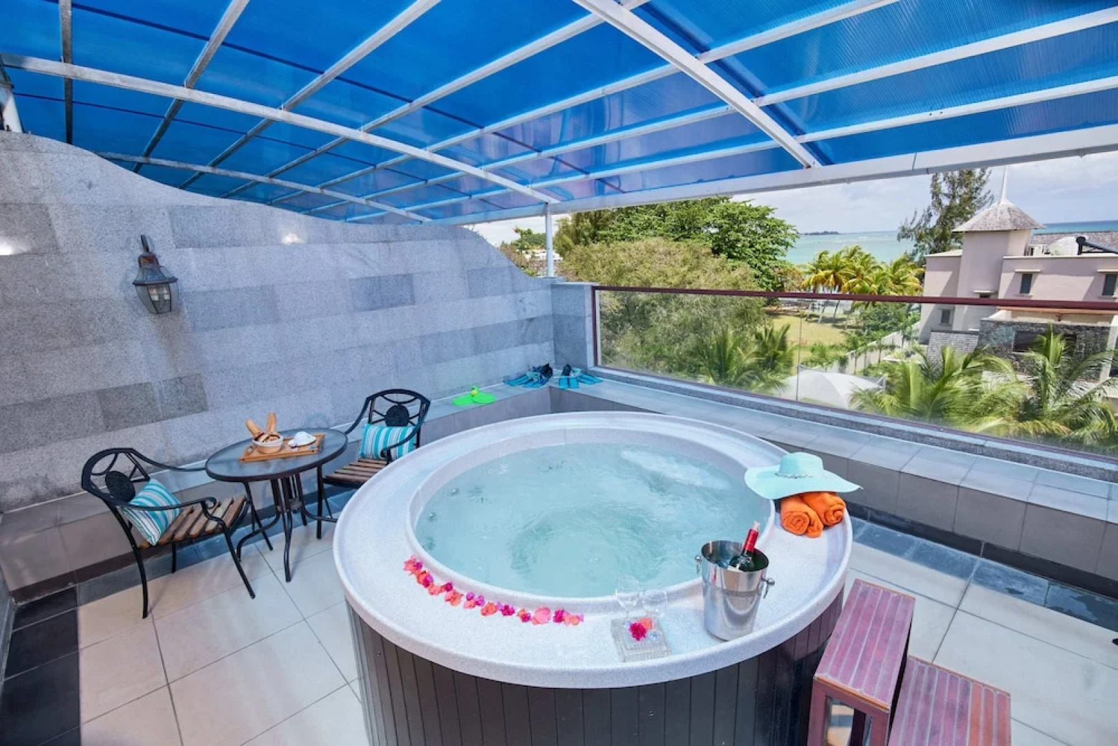 BurNas Beach & Apartments