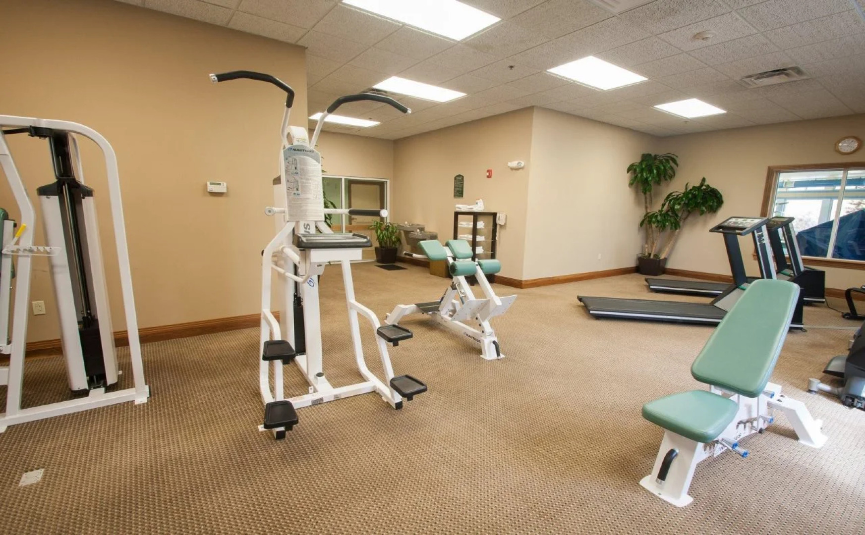 Delta Hotels by Marriott Huntington Mall