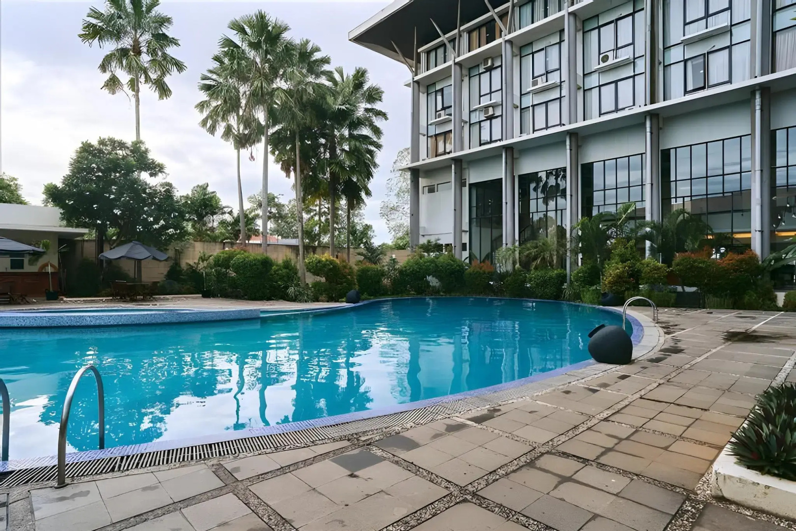 Horison Ultima Ratu Serang