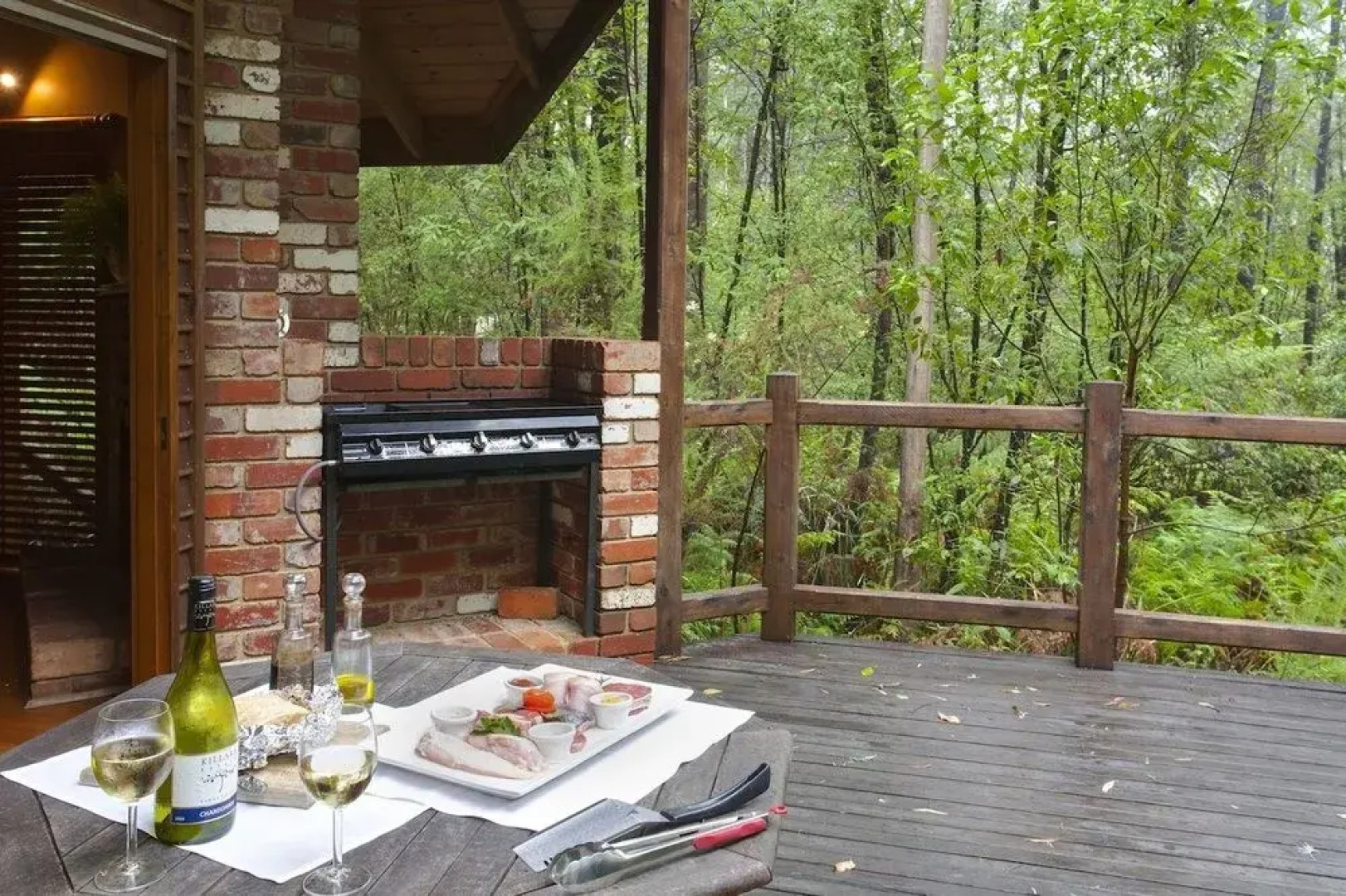 Woodlands Rainforest Retreat