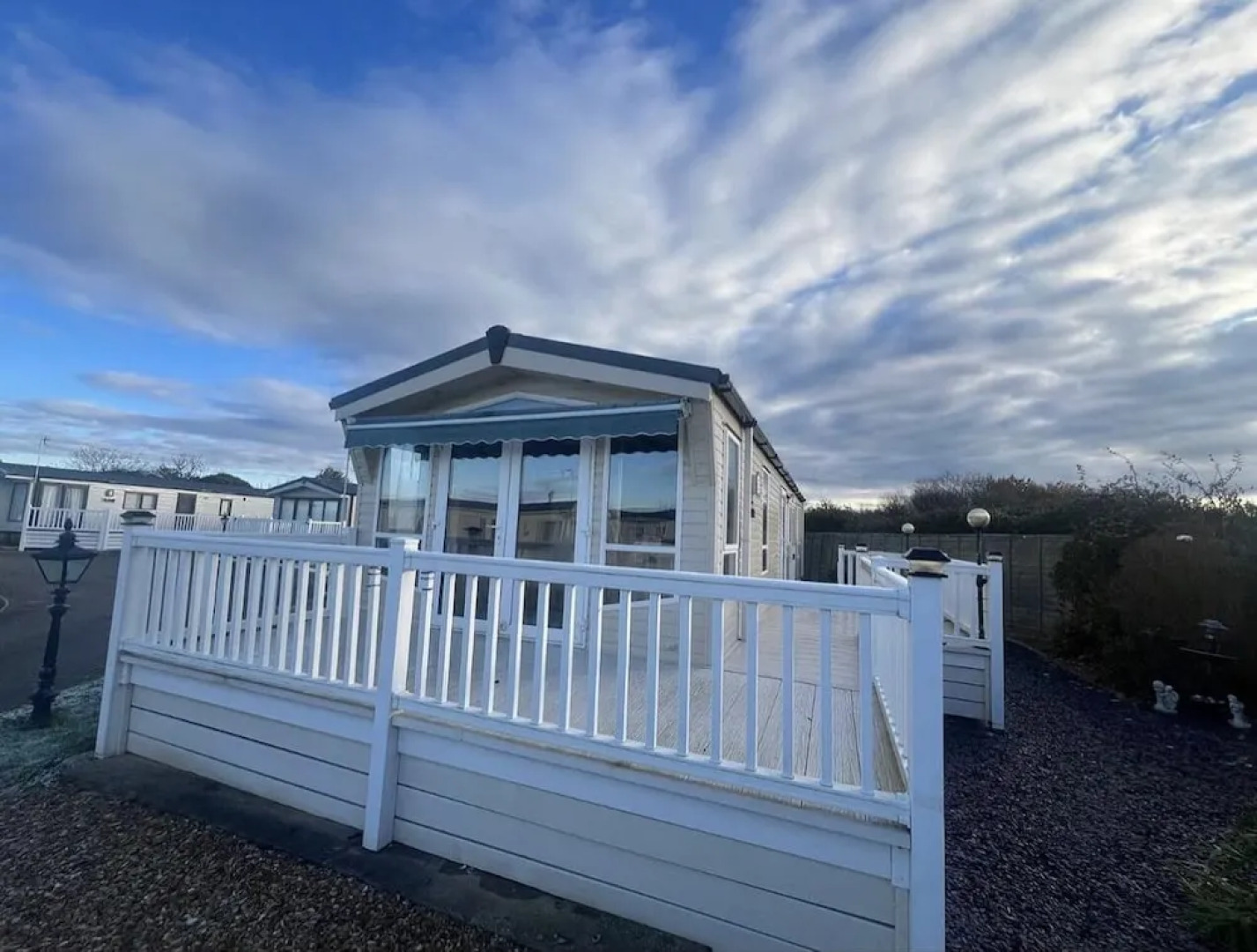 2 bed Platinum-sleeps 6-decking-free Parking