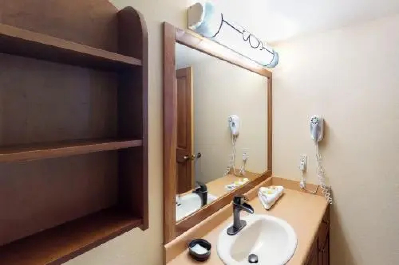 Powderhorn Lodge 413: Woodland Star Suite