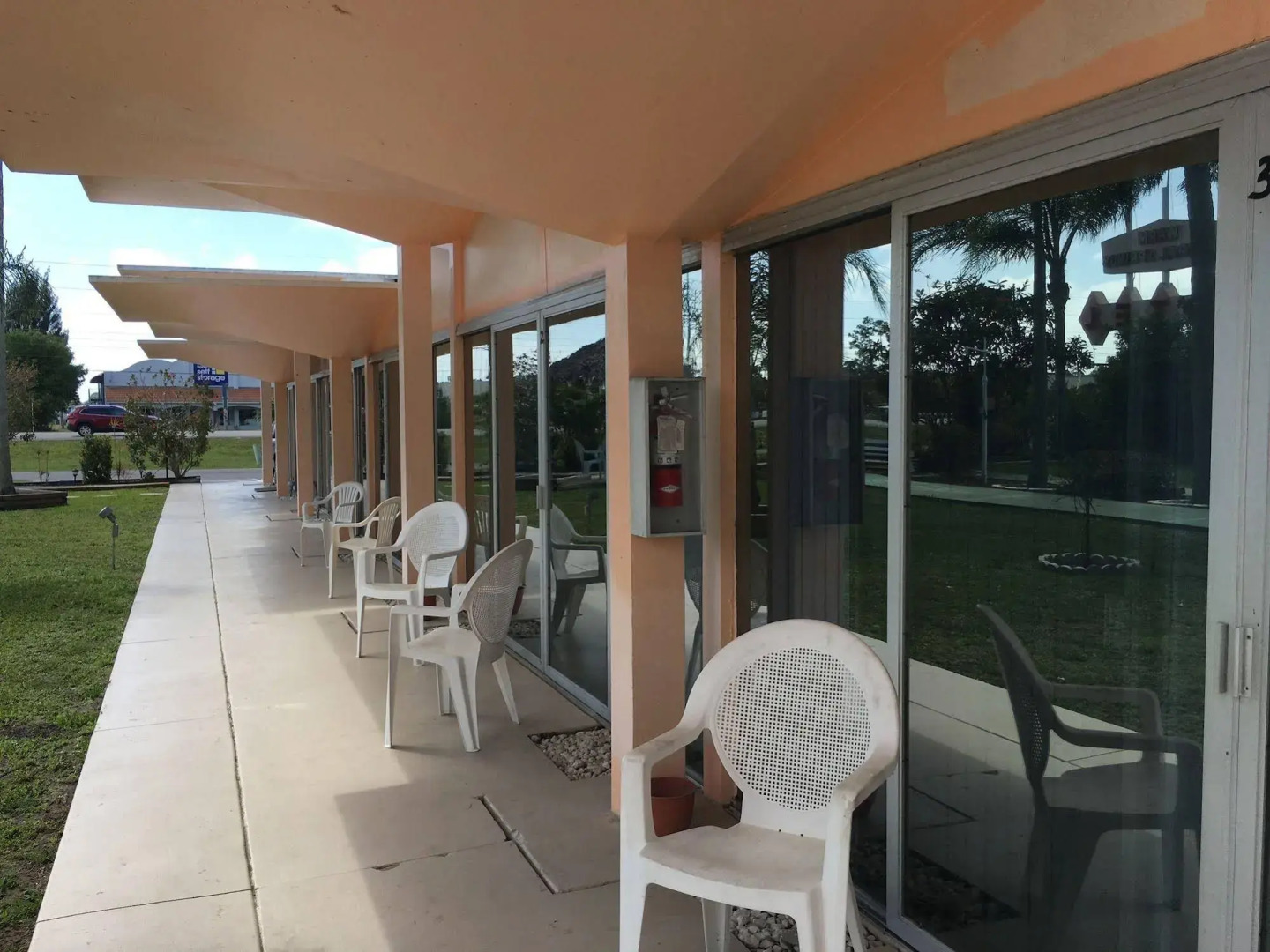 Warm Mineral Springs Motel