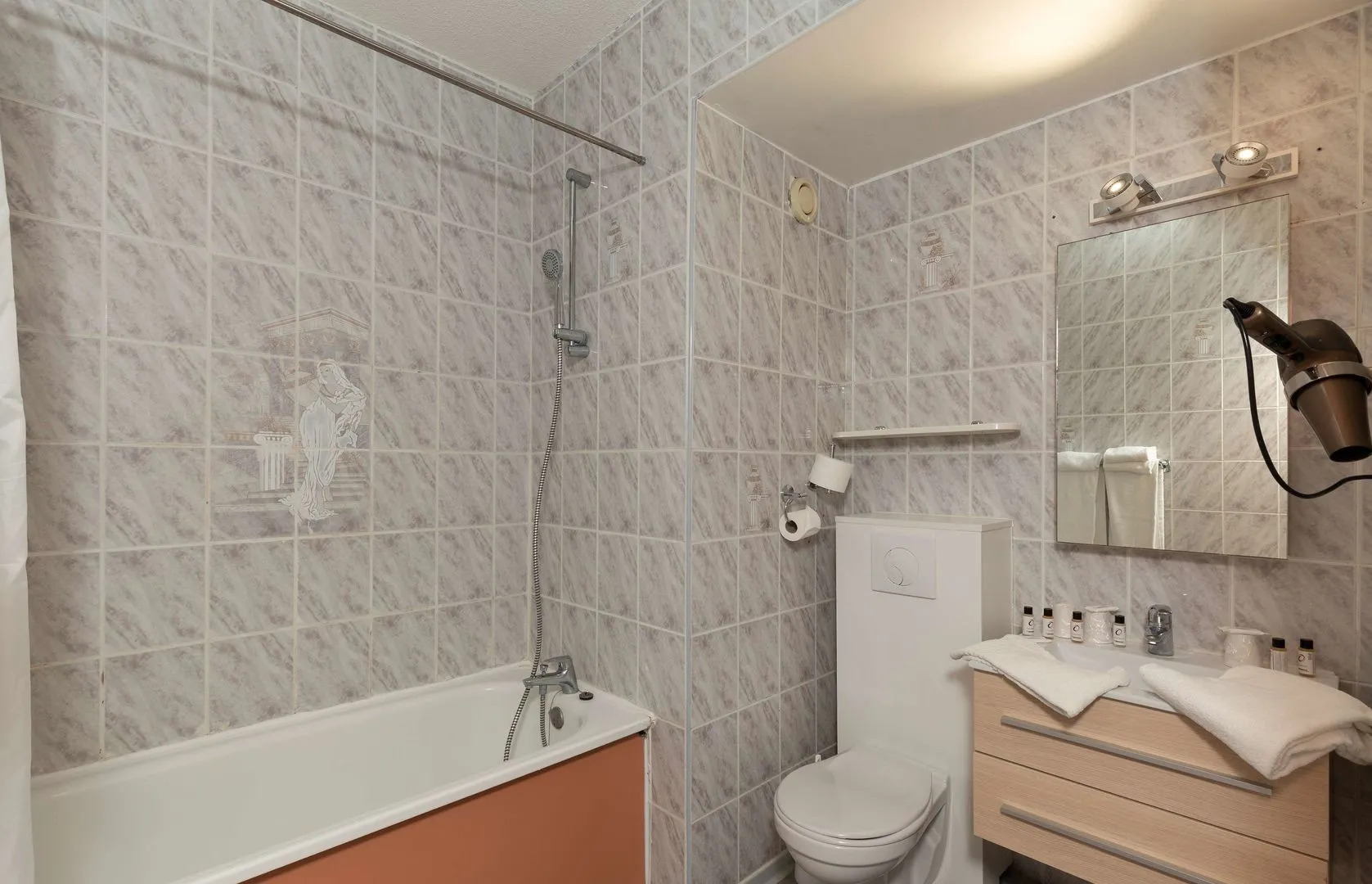 The Originals City, Relax'Otel, Le Barcarès