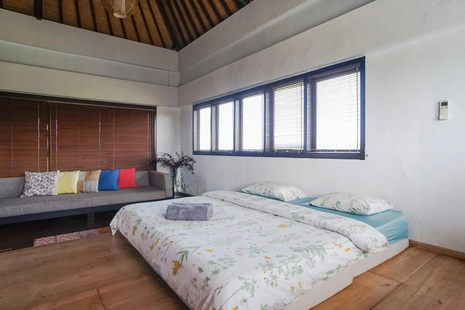 The Ocean Views Luxury Villas & Apartment by ZUZU