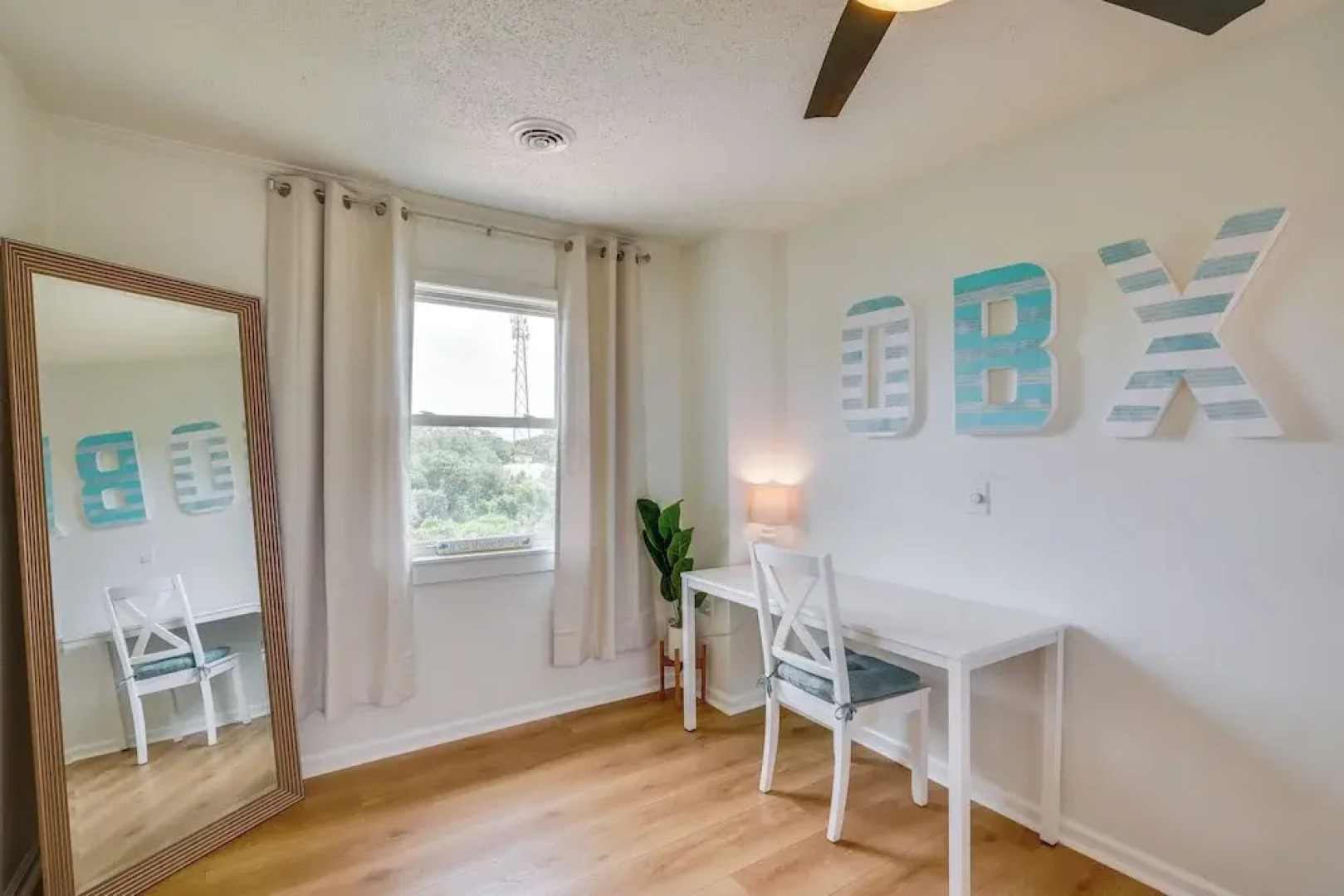 Sunny Corolla Home: Walk to Beach!