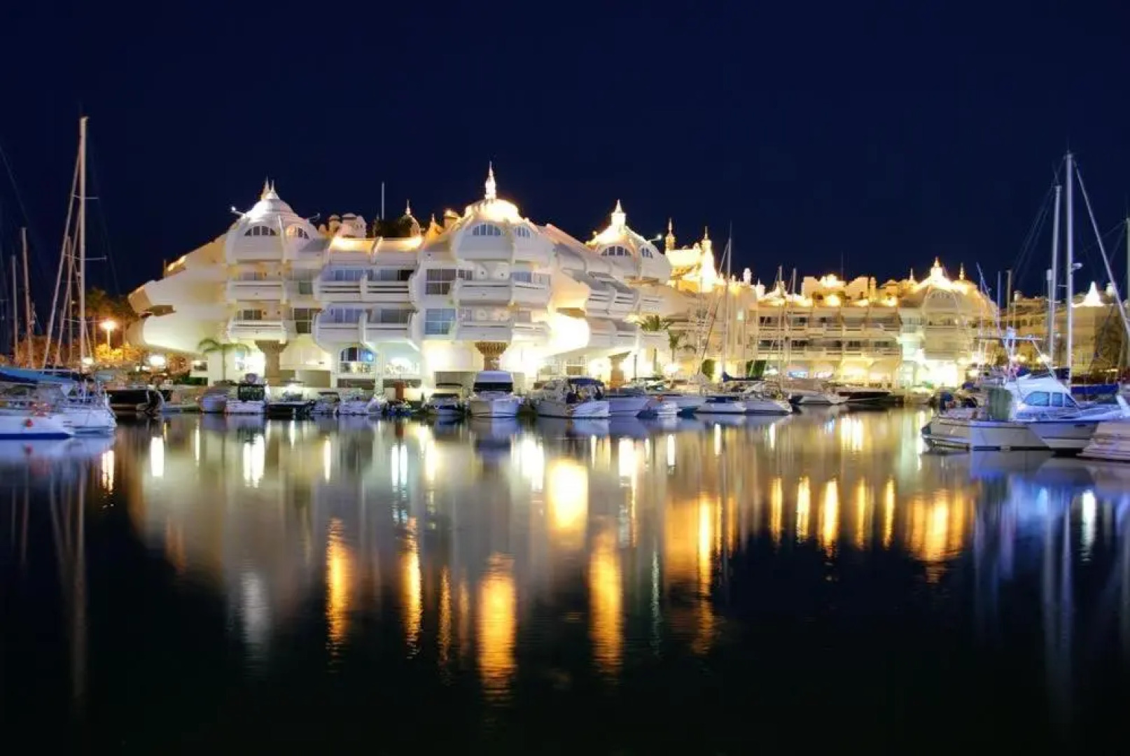 Puerto Marina Villa