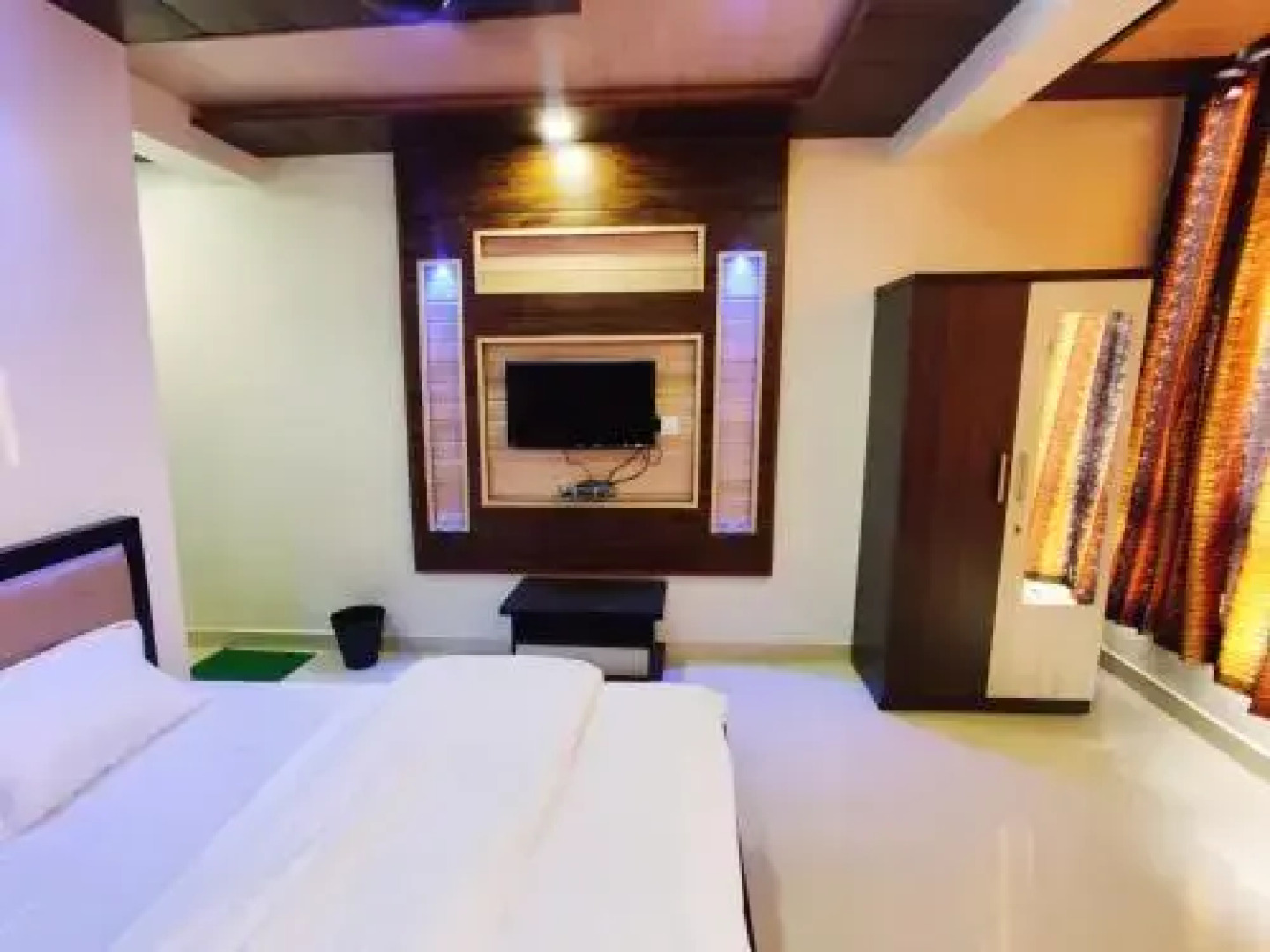 Happy Day's Diveagar