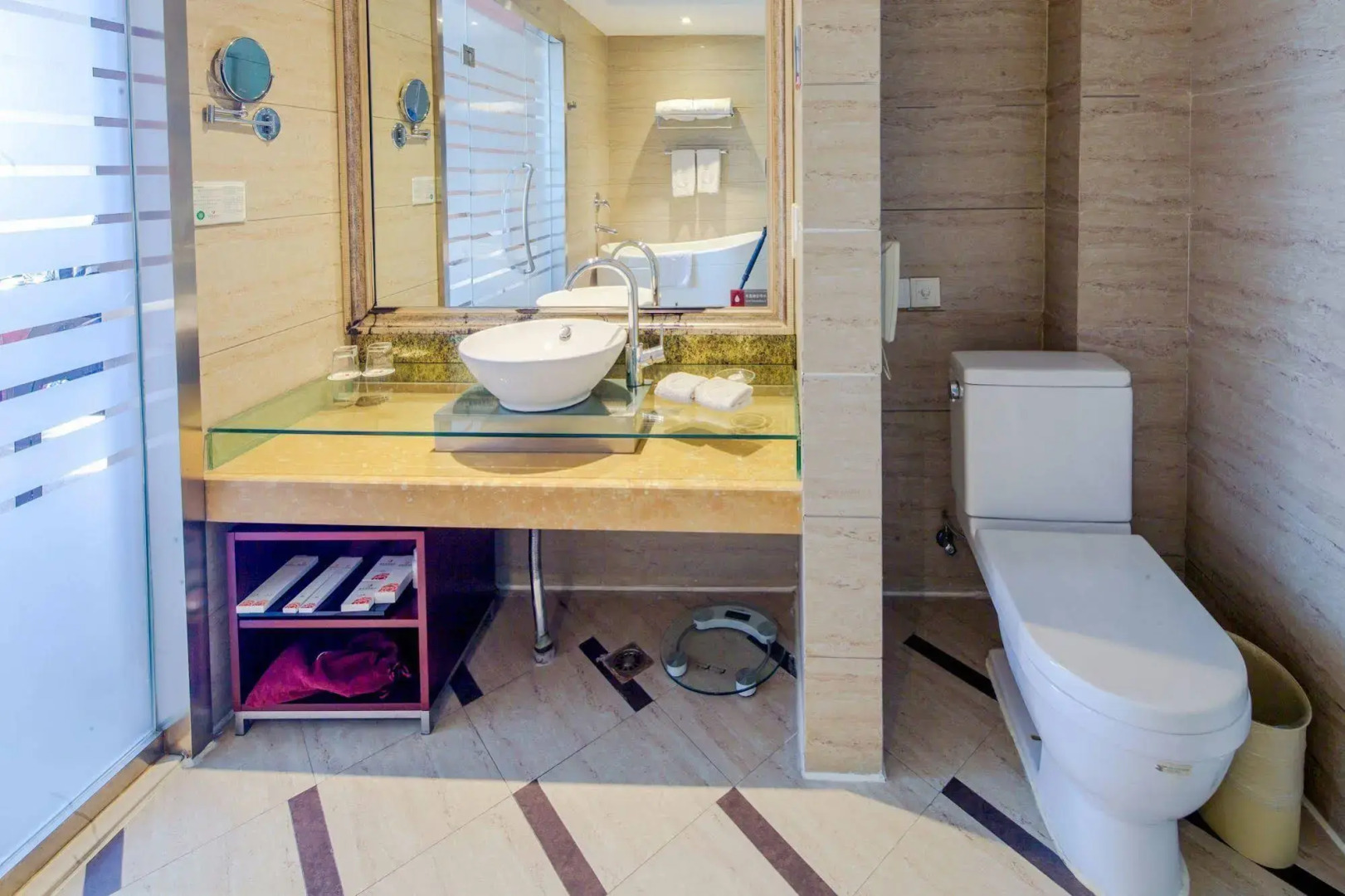 Fengyan Jianguo Hotel