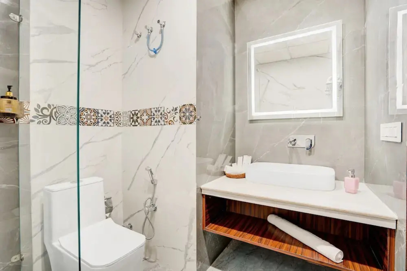 Alaya Stays Serene Woods Hotel Near Mall Road