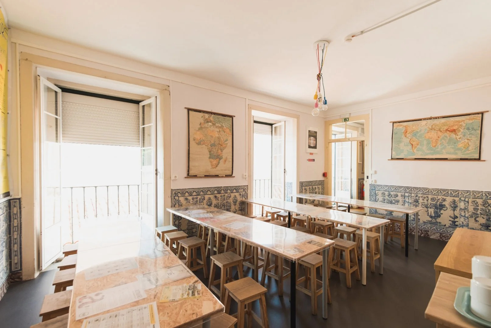 Хостел WOT New Lisbon Social