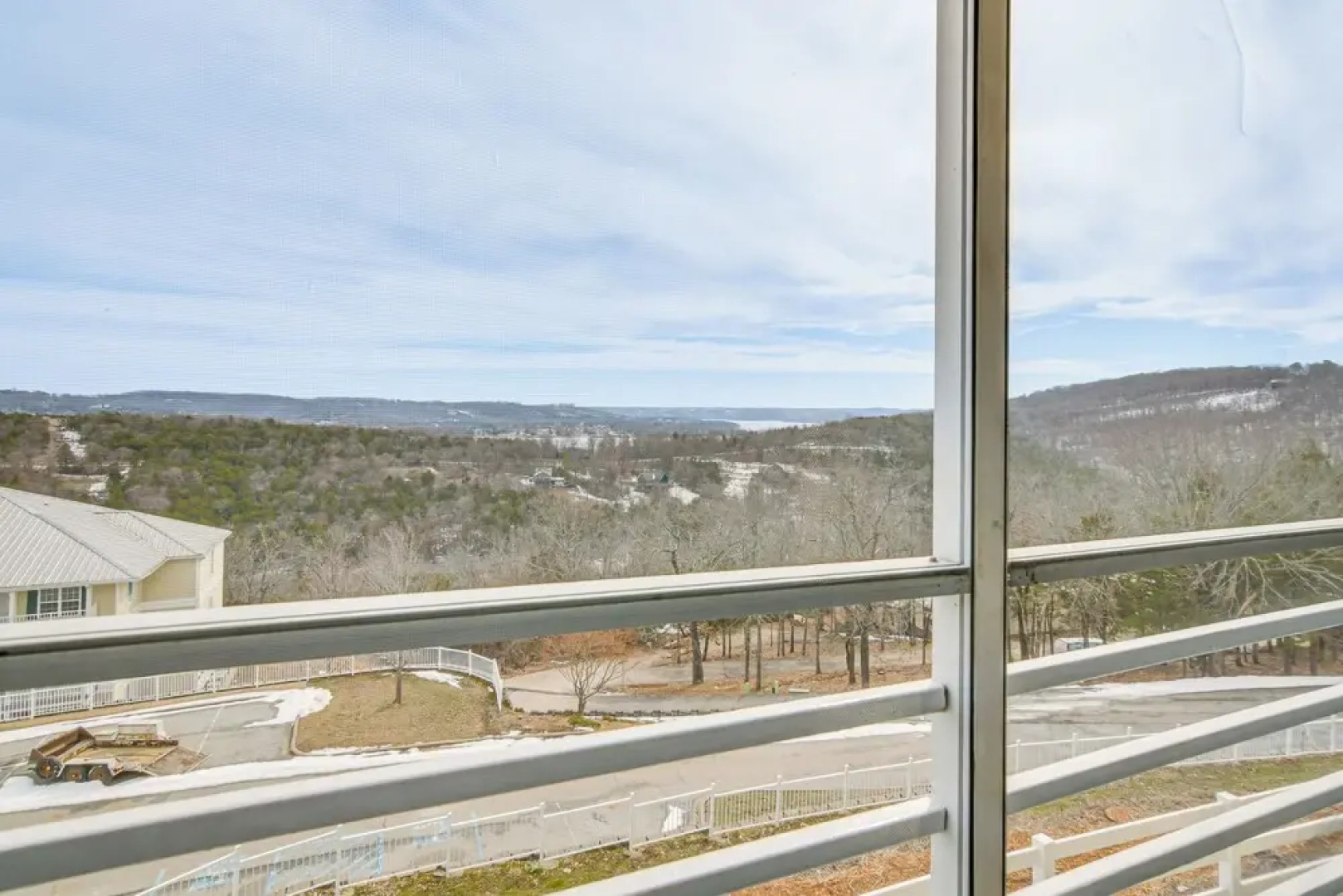 Resort Hot Tub Access! Table Rock Lake Condo