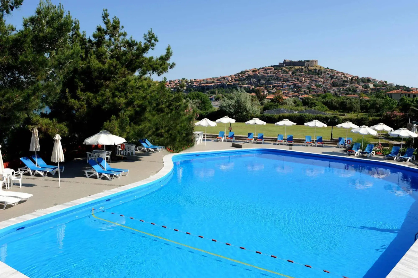 Delfinia Hotel & Bungalows