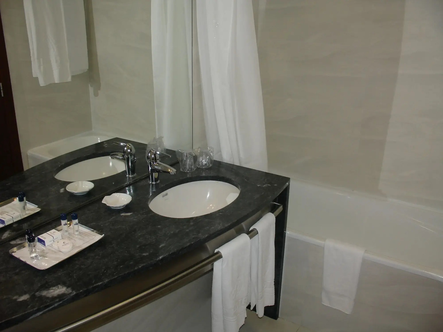 VIP Executive Azores Hotel