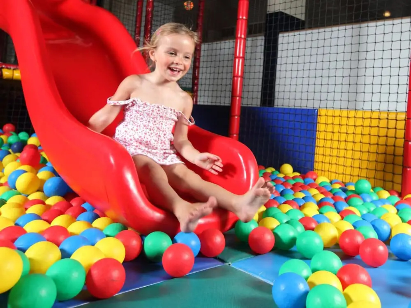 Well-kept Bungalow With Fireplace Near Valkenburg