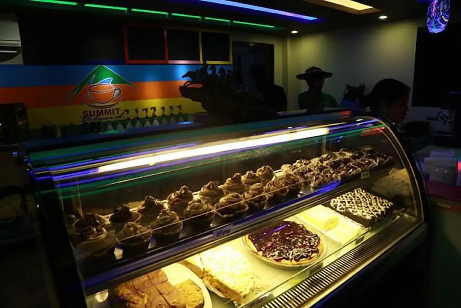 Kamayan sa Palaisdaan Hotel and Resort