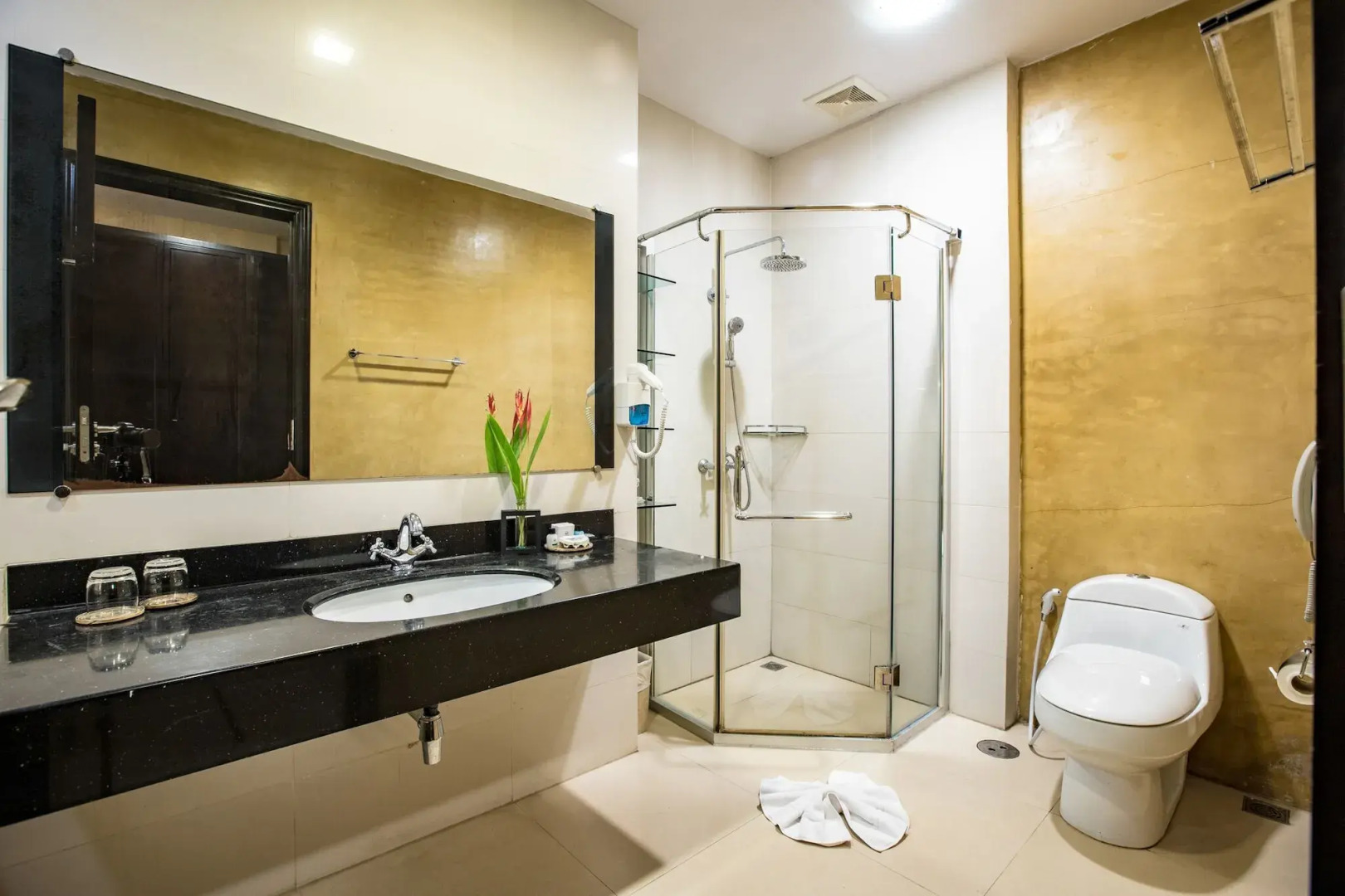 Leaves Valley Resort