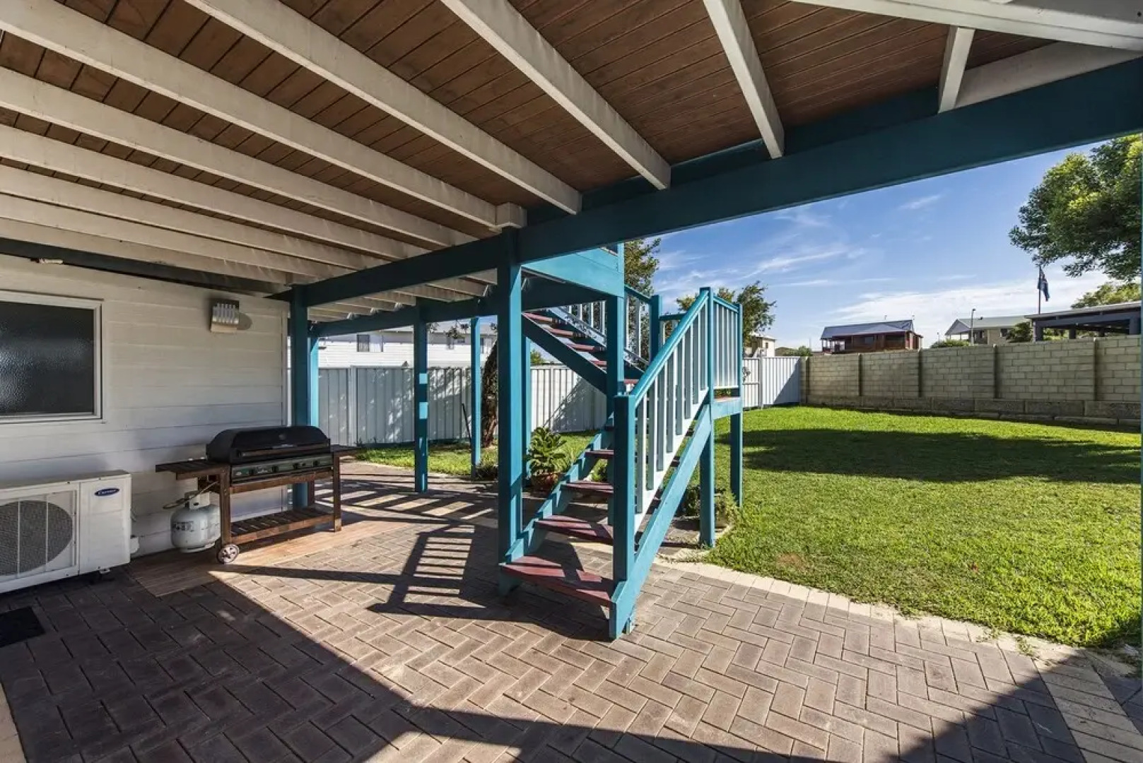 The Outlook - All the Comforts of Home Pet Friendly