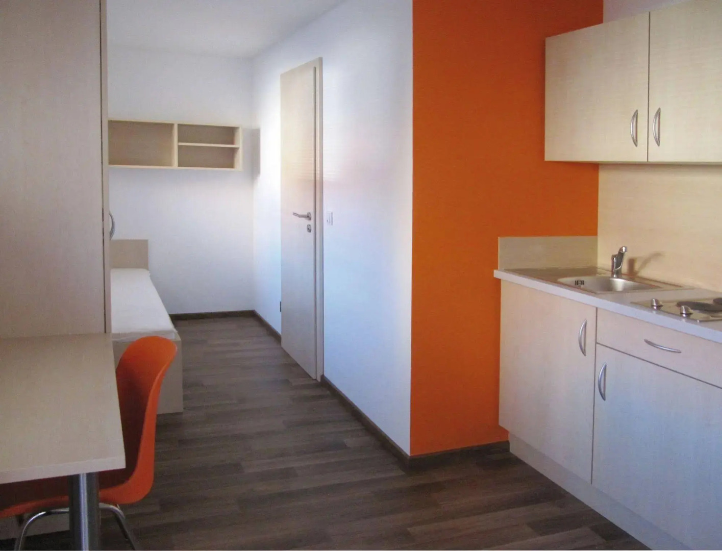 Orange Hotel und Apartments