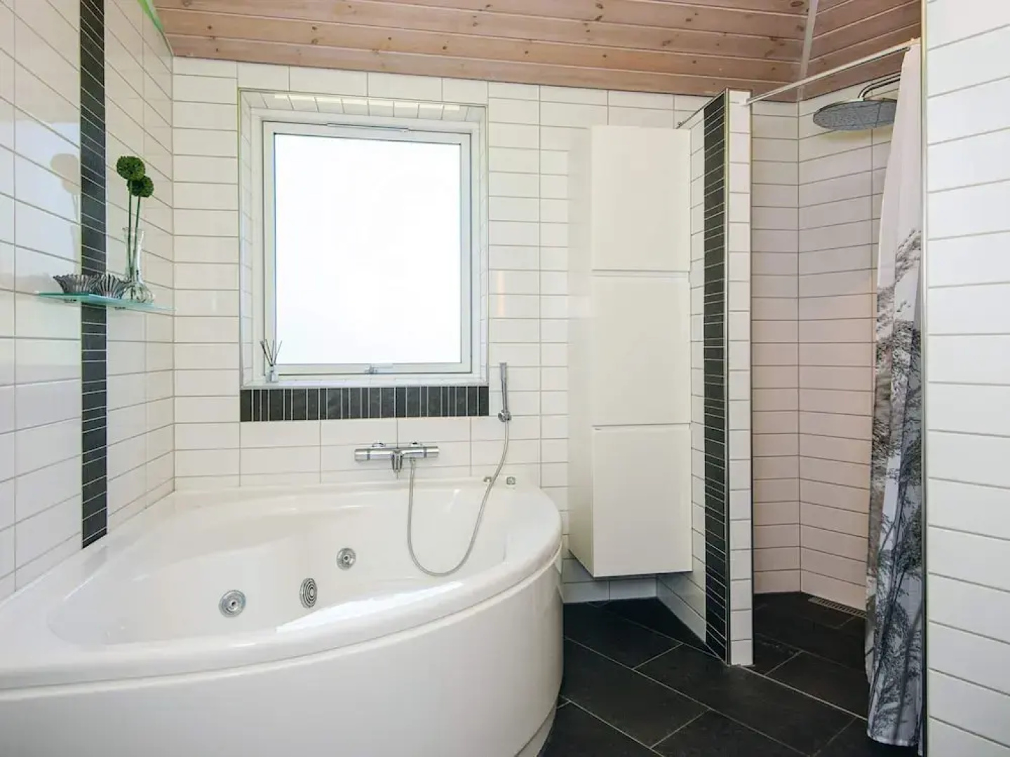 6 Person Holiday Home in Tarm