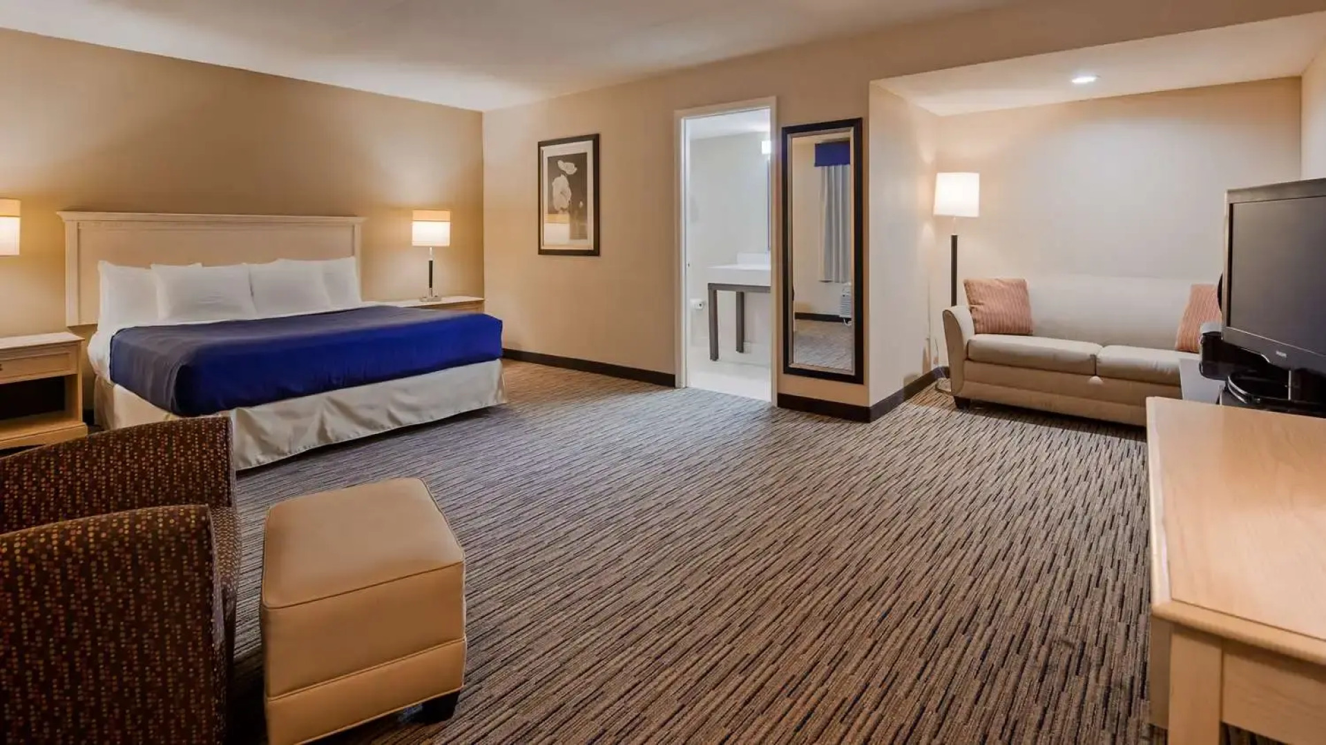 Rodeway Inn & Suites