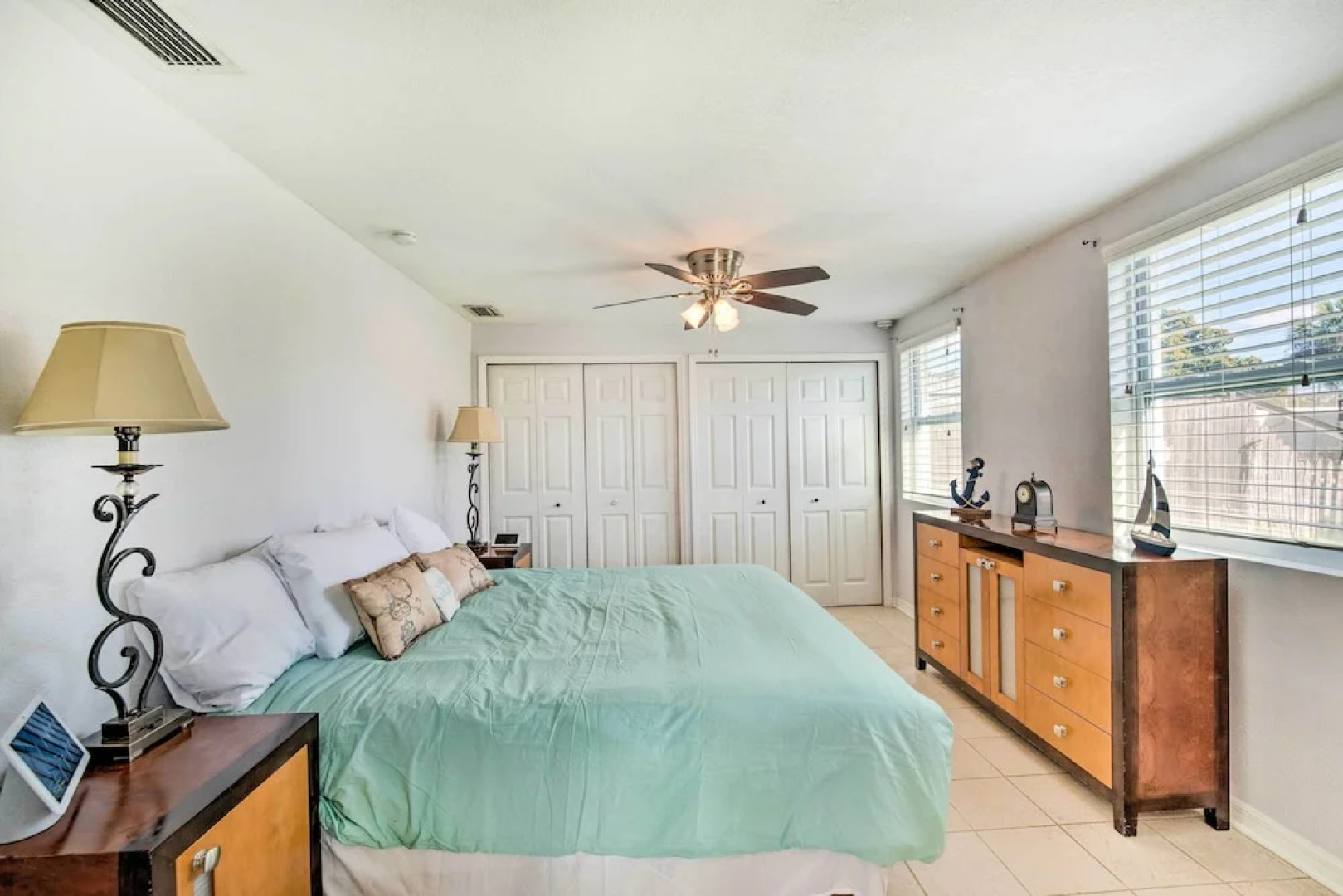 Sun-soaked Hudson Getaway w/ Canal Access!