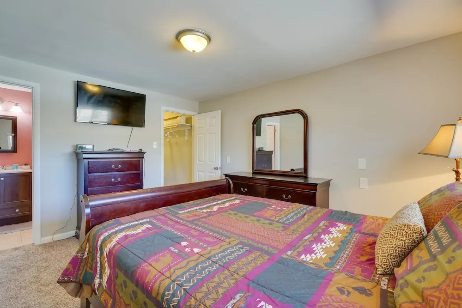 Pueblo House by Riverwalk, 2 Miles to Fairgrounds!