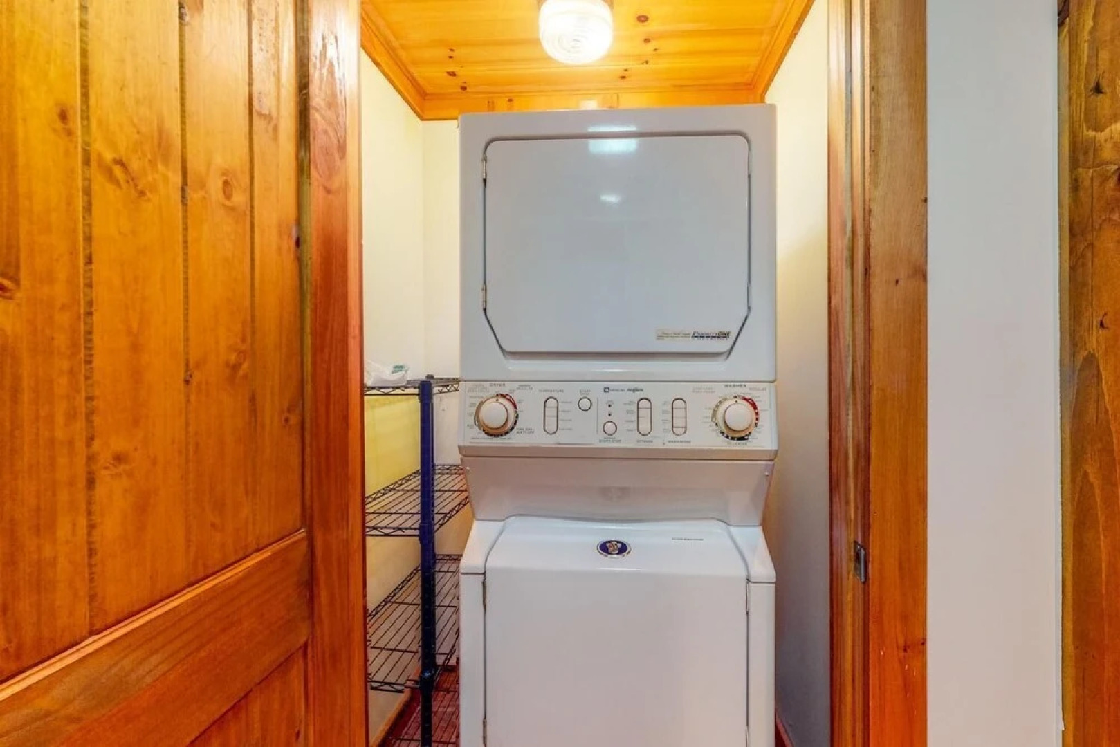 Cowboy Cabin on Stanley Creek