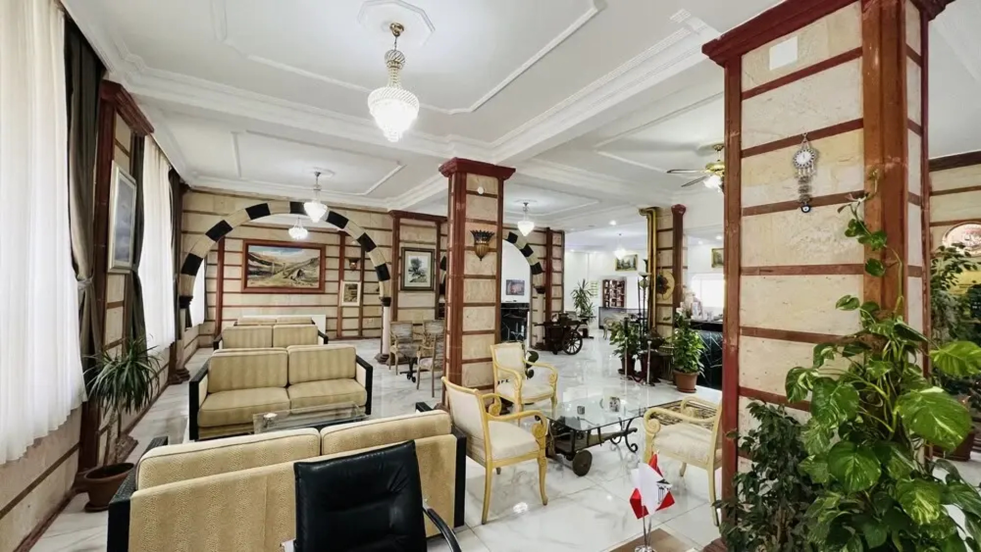 Tas Saray Bardakci Hotel