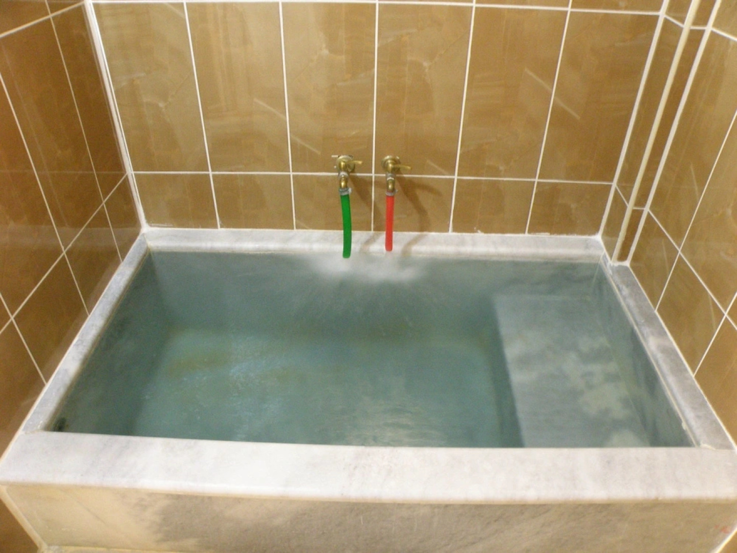 Karaali Kpalicalari Ve Otel Tesisleri