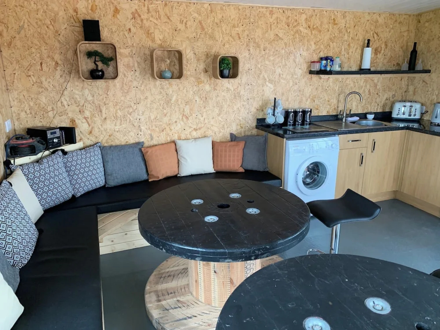 AC/DC Glamping