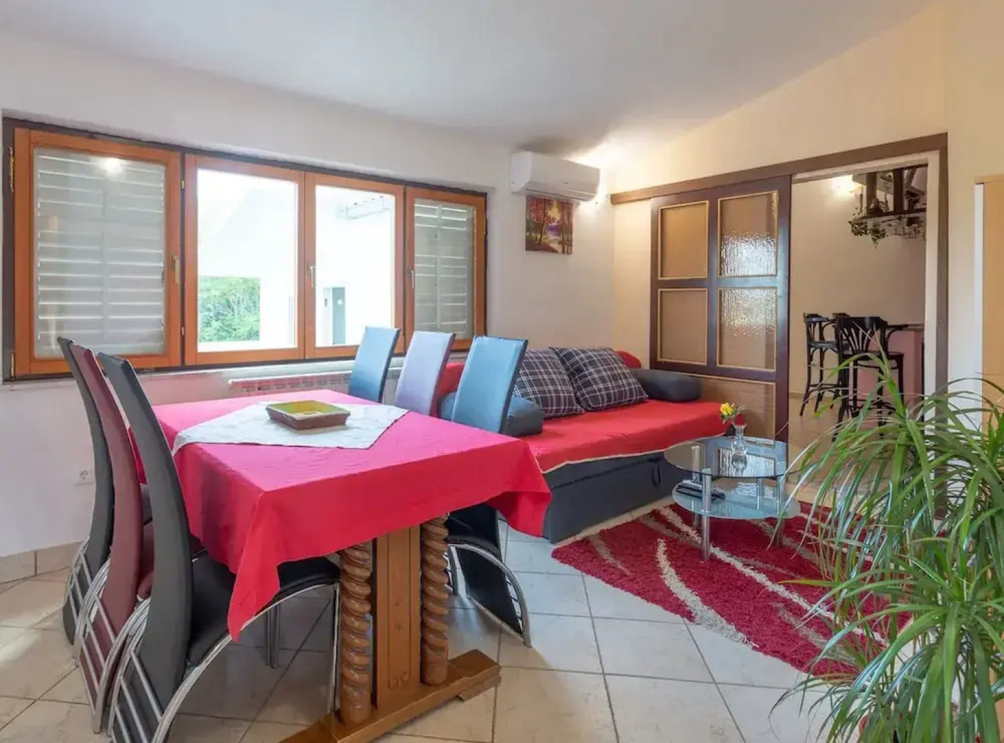 Sunny Escape Holiday Home Dicmo With Pool and Gym