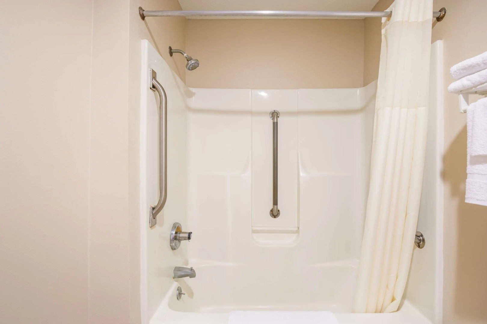 Econo Lodge Lake Mills